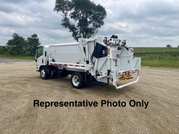 2025 ISUZU NRR CURBTENDER QUANTUM 8 YD REAR LOADER - Image 2