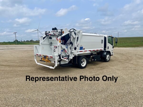 2025 ISUZU NRR CURBTENDER QUANTUM 8 YD REAR LOADER - Image 3