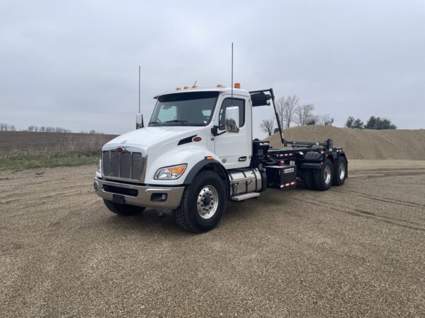 2025 PETERBILT 548 GALBREATH U5-OR-174 ROLLOFF TRUCK