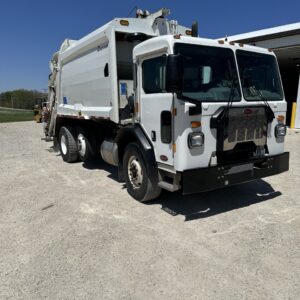 2019 PETERBILT 520 CABOVER CURBTENDER FURY 20 YD REAR LOADER