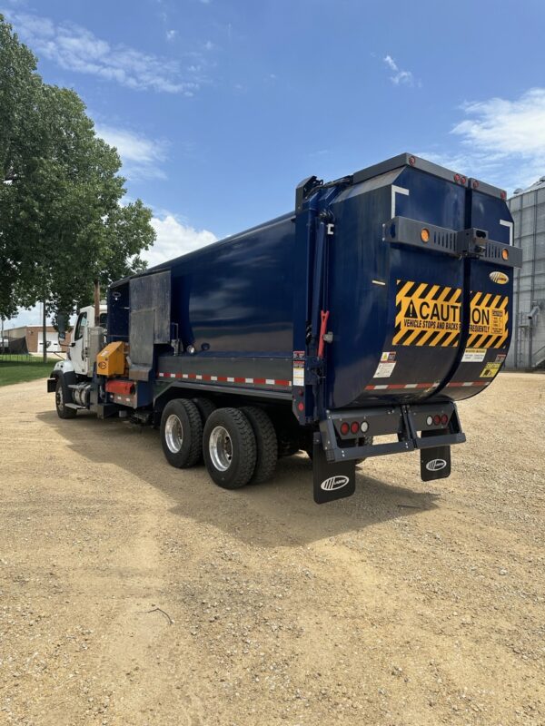 2015 FREIGHTLINER 108SD LABRIE DROP FRAME HELPING HAND 40/60 SPLIT BODY 37 CU YD AUTOMATED - Image 4