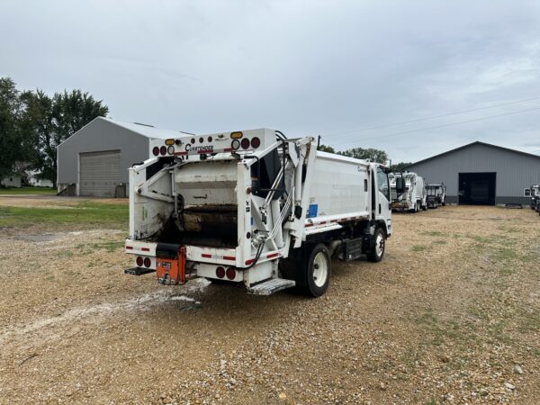2019 ISUZU NRR CURBTENDER 8 YD REAR LOADER - Image 4