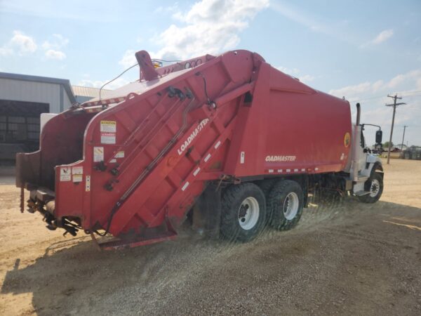 2020 INTERNATIONAL HV607 LOADMASTER 25 YD REAR LOADER - Image 2