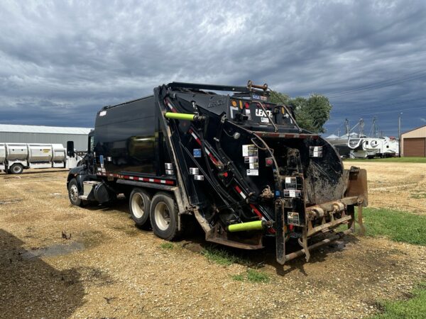 2020 KENWORTH T300 LEACH 2RIII 25 YD REAR LOADER - Image 3