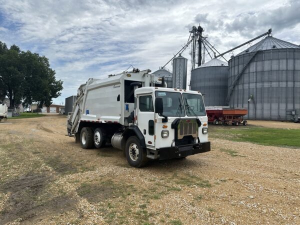 2019 PETERBILT 520 CURBTENDER FURY 20 YD REAR LOADER