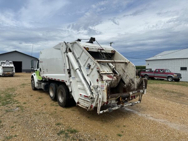 2014 FREIGHTLINER M2 NEW WAY COBRA 20 YD REAR LOADER - Image 3