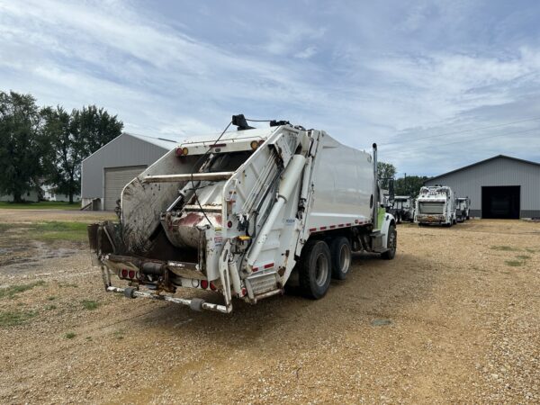 2014 FREIGHTLINER M2 NEW WAY COBRA 20 YD REAR LOADER - Image 4
