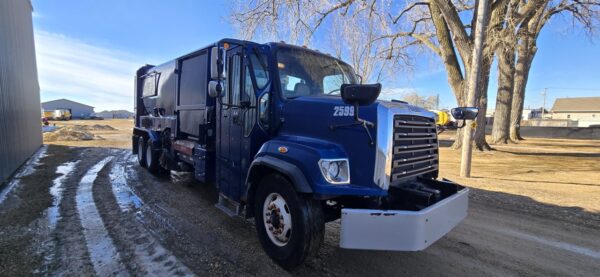 2017 FREIGHTLINER M2 LABRIE EXPERT 37 YD MANUAL SIDE LOADER