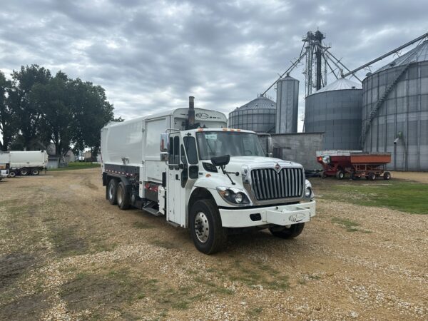 2012 INTERNATIONAL 7400 LABRIE EXPERT 37 YD SPLIT BODY MANUAL SIDE LOADER