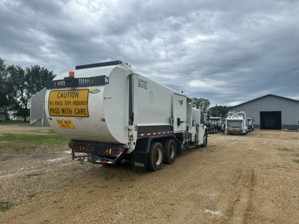 2007 INTERNATIONAL 7400 LABRIE EXPERT 37 YD MANUAL SIDE LOADER - Image 4