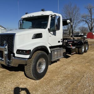 2025 VOLVO VHD64 GALBREATH U5-EX-174 EXTENDBALE TAIL ROLLOFF TRUCK
