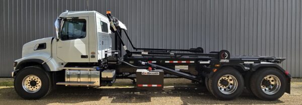 2025 VOLVO VHD64 GALBREATH U5-EX-174 EXTENDBALE TAIL ROLLOFF TRUCK