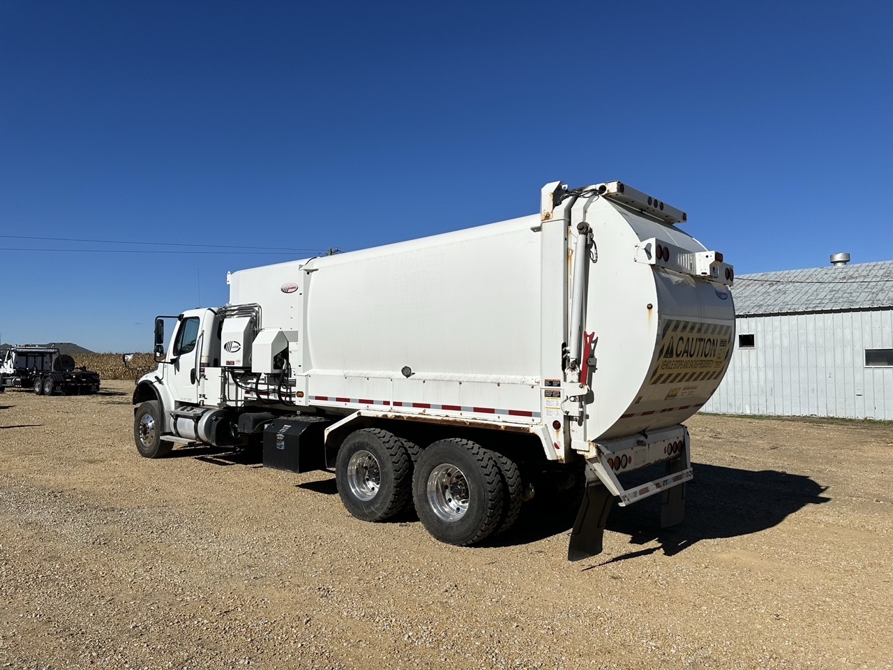 2019 FREIGHTLINER M2 LABRIE AUTOMIZER 31 YD AUTOMATED SIDE LOADER - Image 3