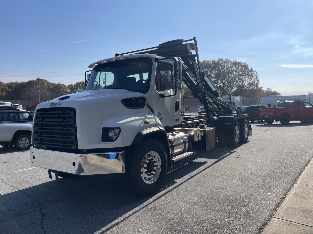 2026 FREIGHTLINER 114SD PLUS NMTC OR-60 ROLLOFF TRUCK - Image 2
