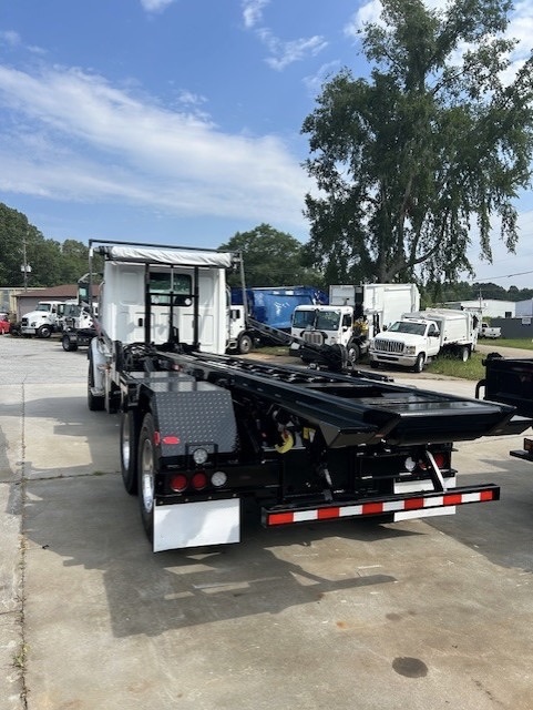 2026 WESTERN STAR 47X NMTC OR-60 ROLLOFF TRUCK - Image 2