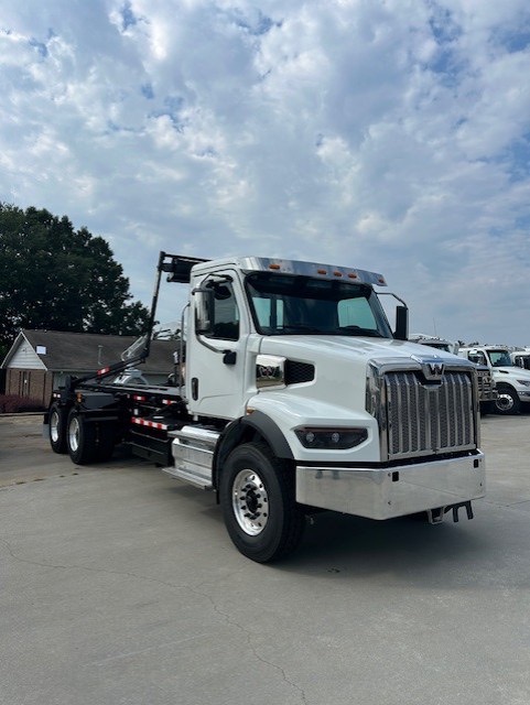 2026 WESTERN STAR 47X NMTC OR-60 ROLLOFF TRUCK - Image 4