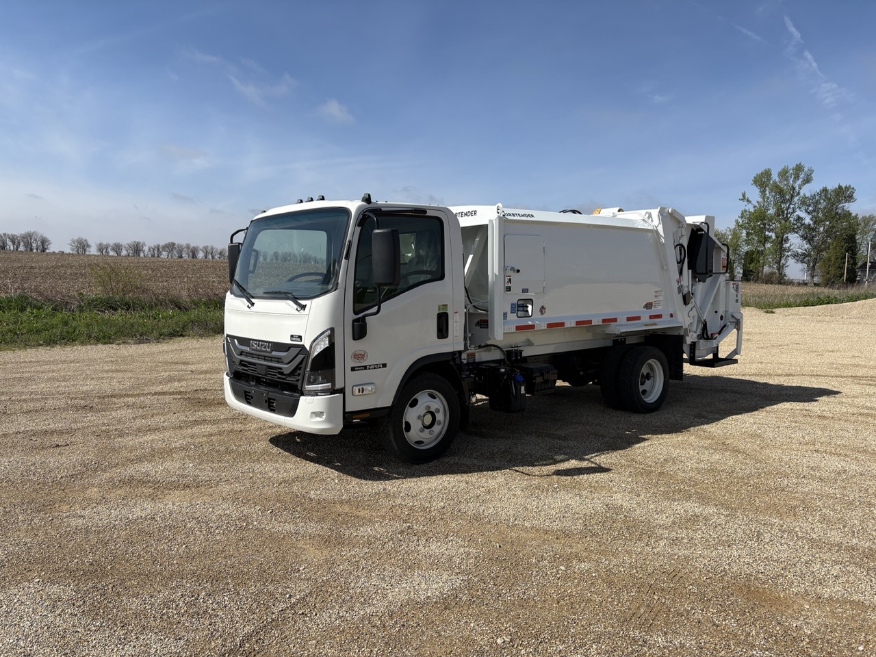 2026 ISUZU NRR CURBTENDER QUANTUM 8 YD REAR LOADER - Image 2