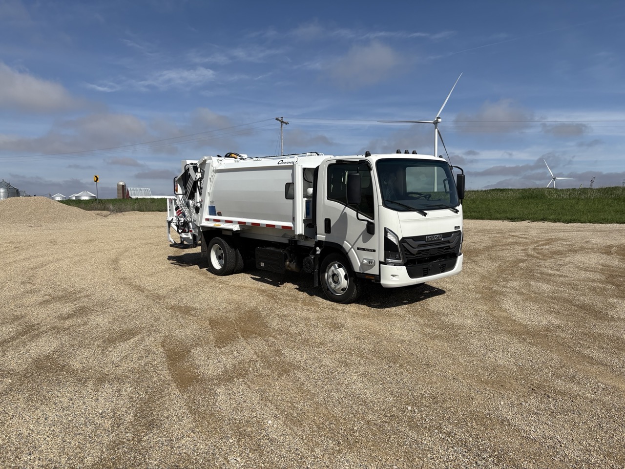2026 ISUZU NRR CURBTENDER QUANTUM 8 YD REAR LOADER