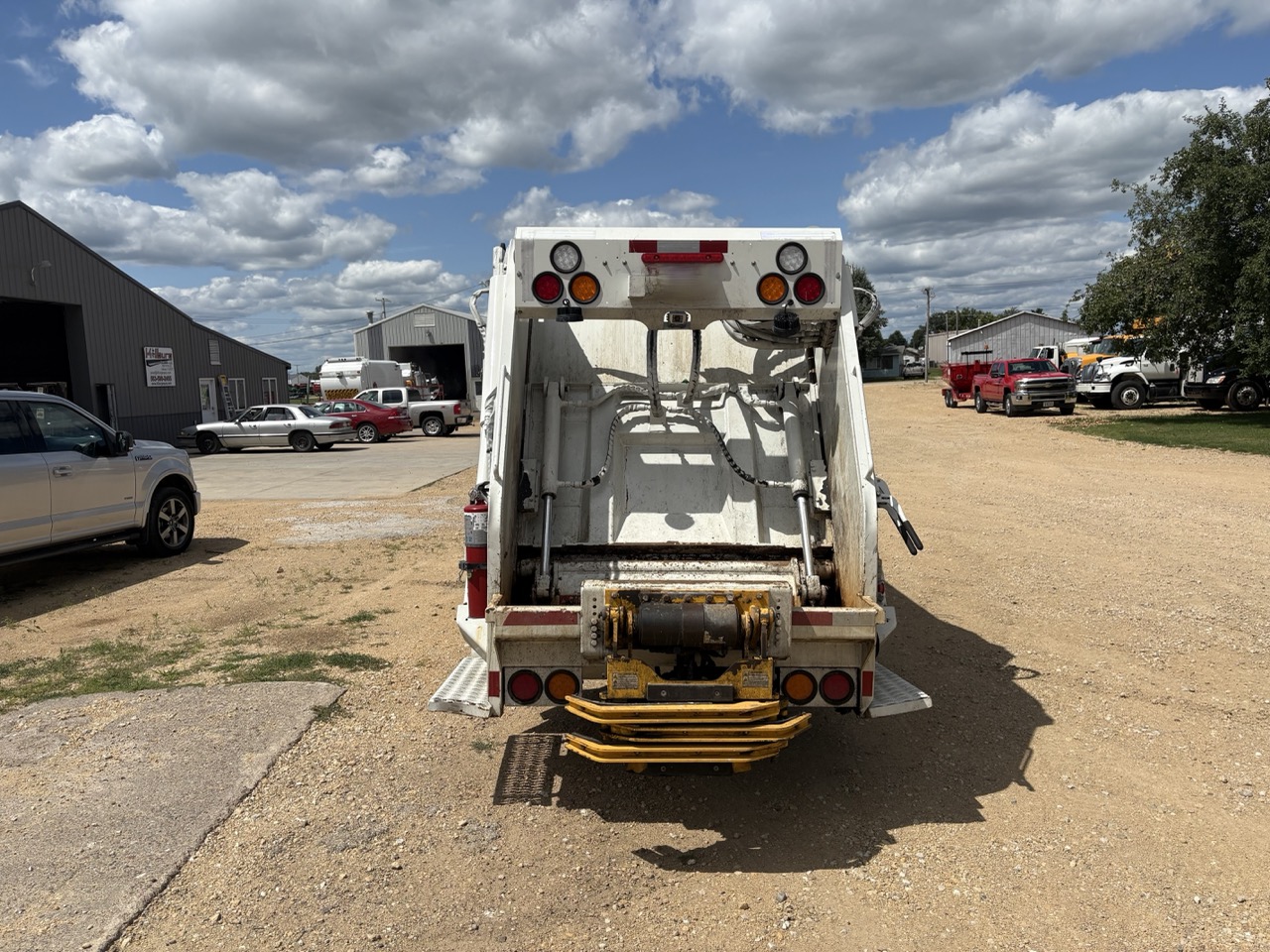 2023 ISUZU NRR NEW WAY DIAMONDBACK 8 YD REAR LOADER #23276G - Image 5