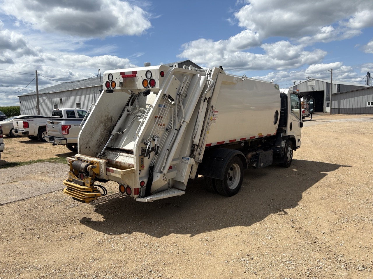 2023 ISUZU NRR NEW WAY DIAMONDBACK 8 YD REAR LOADER #23276G - Image 3
