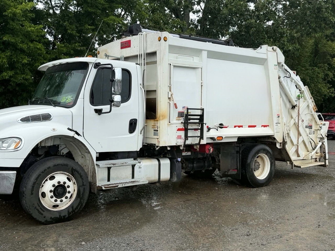 2018 FREIGHTLINER M2 HEIL PT1000 18 YD REAR LOADER - Image 2